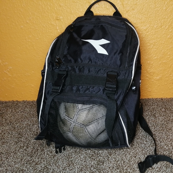diadora soccer backpack